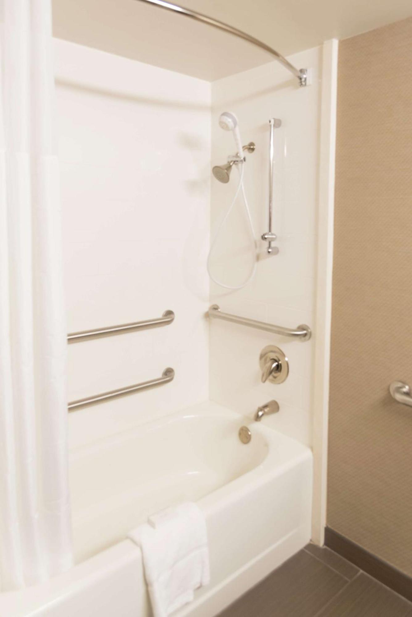 Hampton Inn Muskegon Muskegon Heights Экстерьер фото